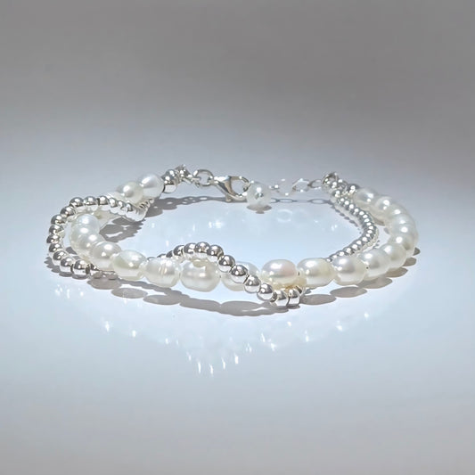Bracelet combined with cultive water pearl and silver beads
